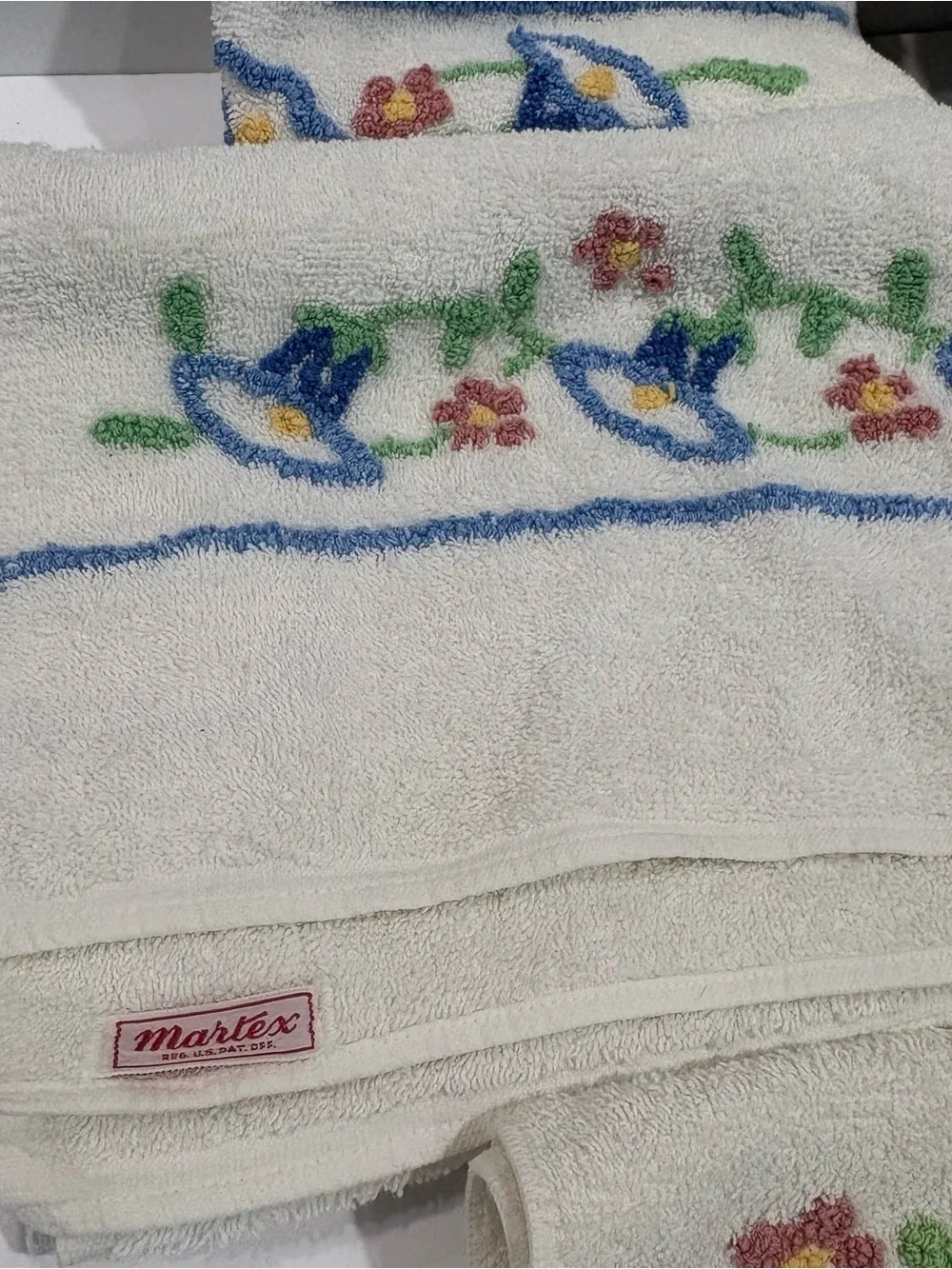 VTG Martex Floral Towel Set Tulips 2 Bath, 2 Hand, 2 Washcloths Made In USA MCM